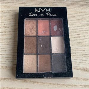 NYX love in Paris eyeshadow palette
